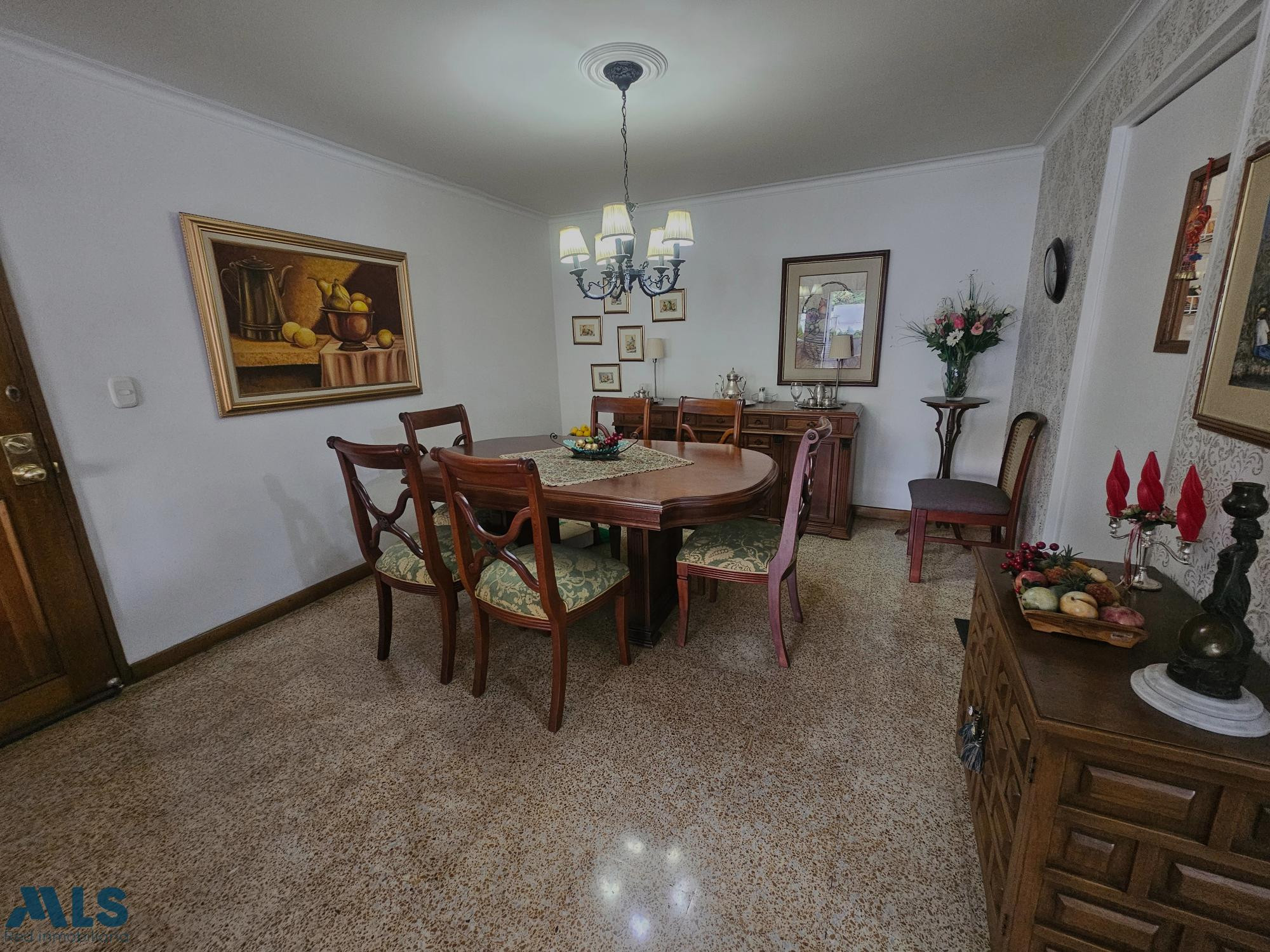 EXCELENTE UBICACION EN PARTE BAJA DEL POBLADO medellin - oviedo