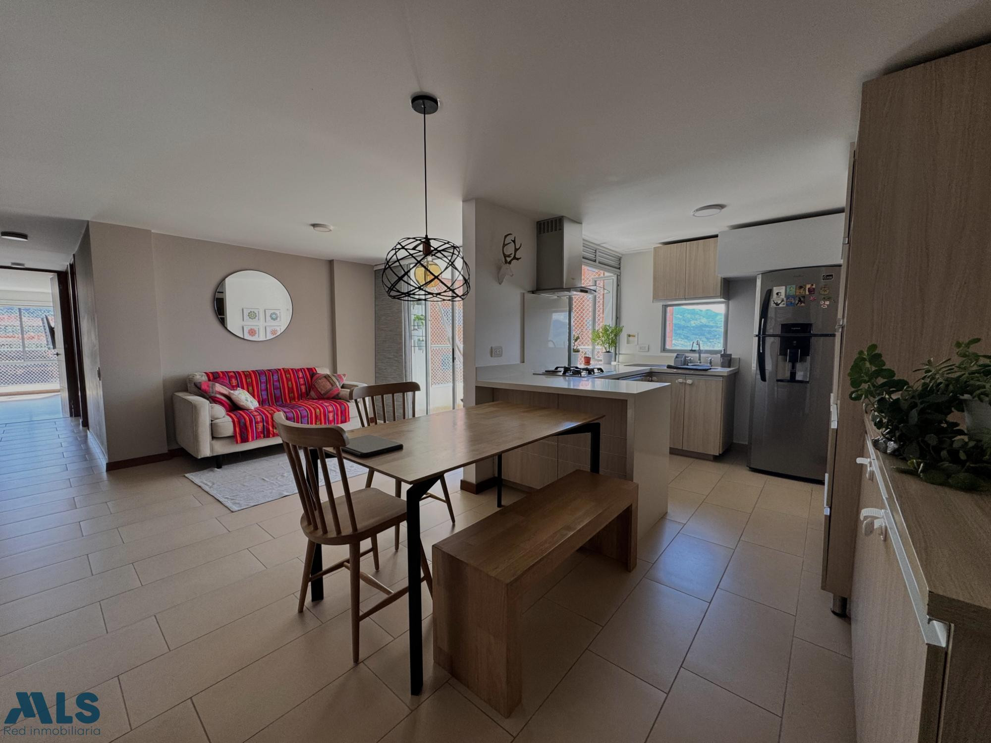 Excelente vista, distribución y el sector espectacular. envigado - loma de las brujas