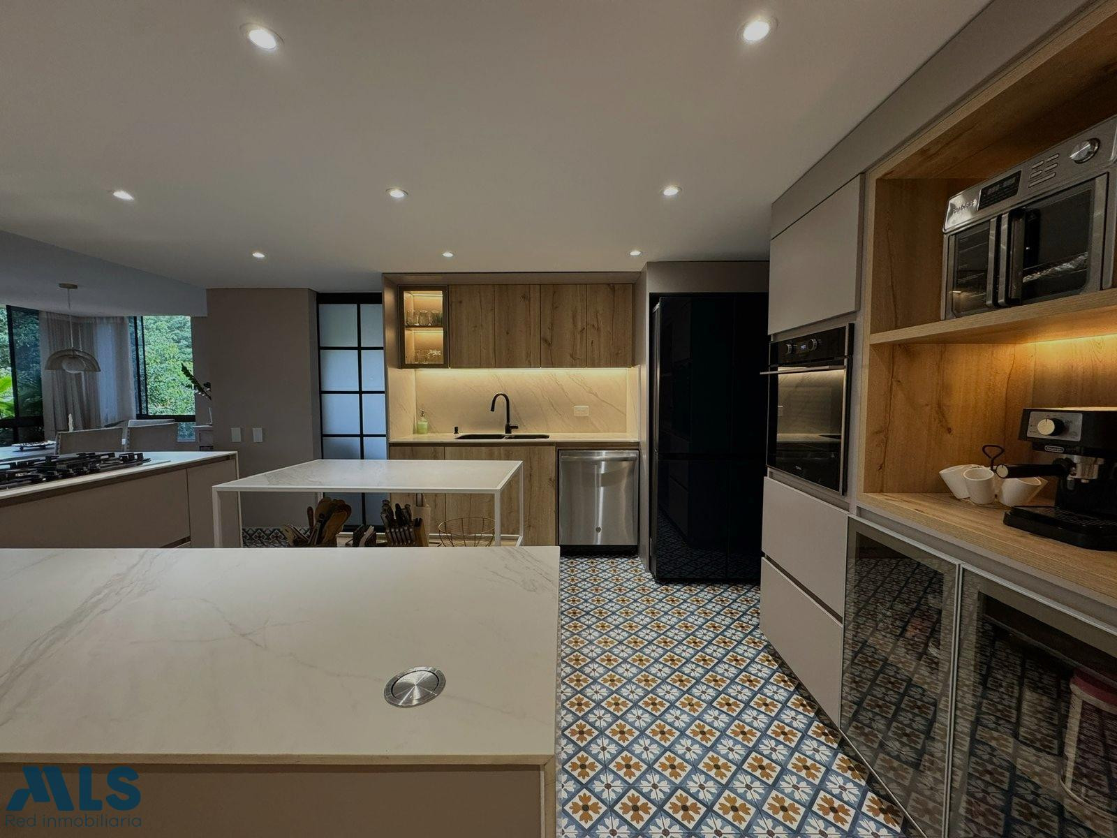 HERMOSO APARTAMENTO COMPLETAMENTE REMODELADO, POBLADO SECTOR LA CONCHA medellin - la concha