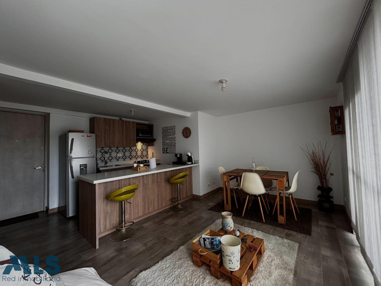 Apartamento en Unidad Cerrada con excelente vista medellin - loma de los bernal