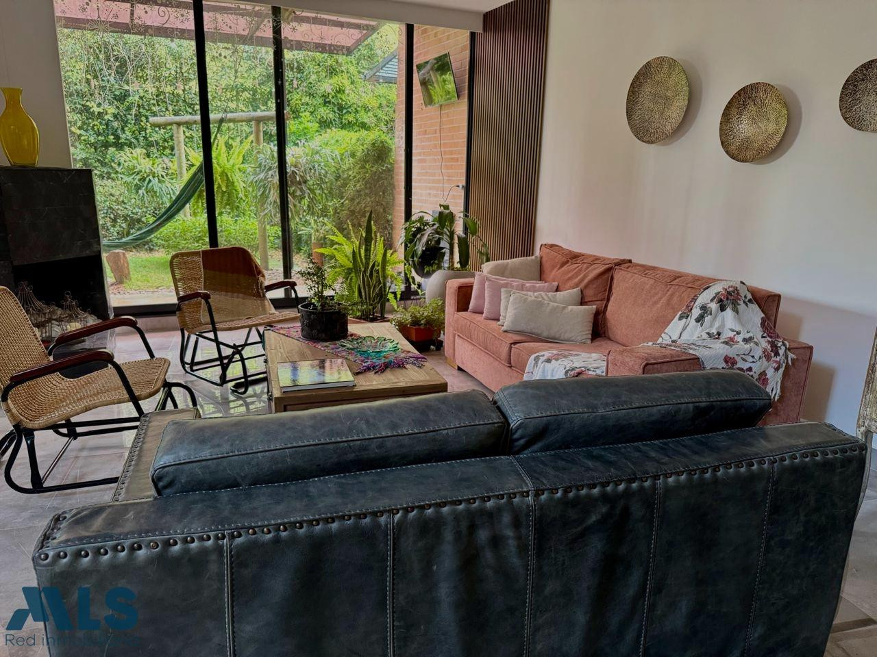 ACOGEDORA CASA DOS NIVELES EXCELENTE ESTADO medellin - el tesoro