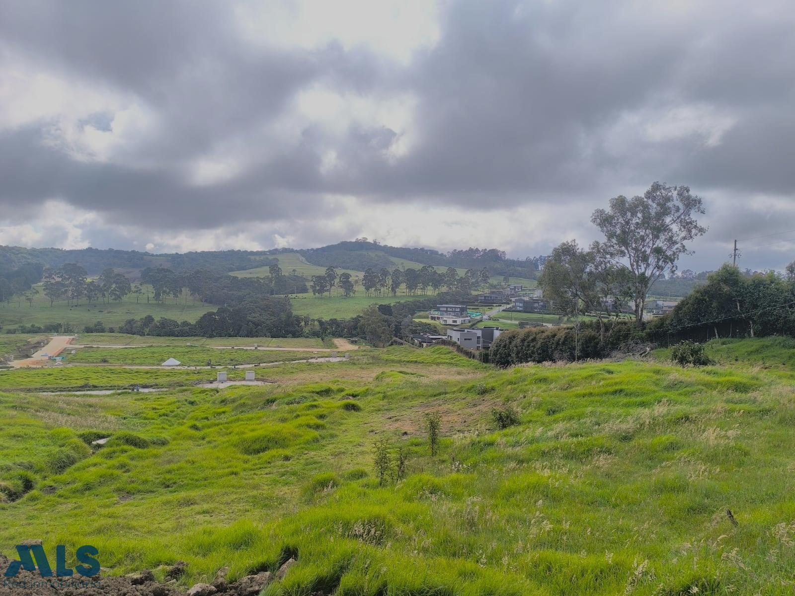 Lote en parcelación en Palmas, sector exclusivo envigado - alto de las palmas