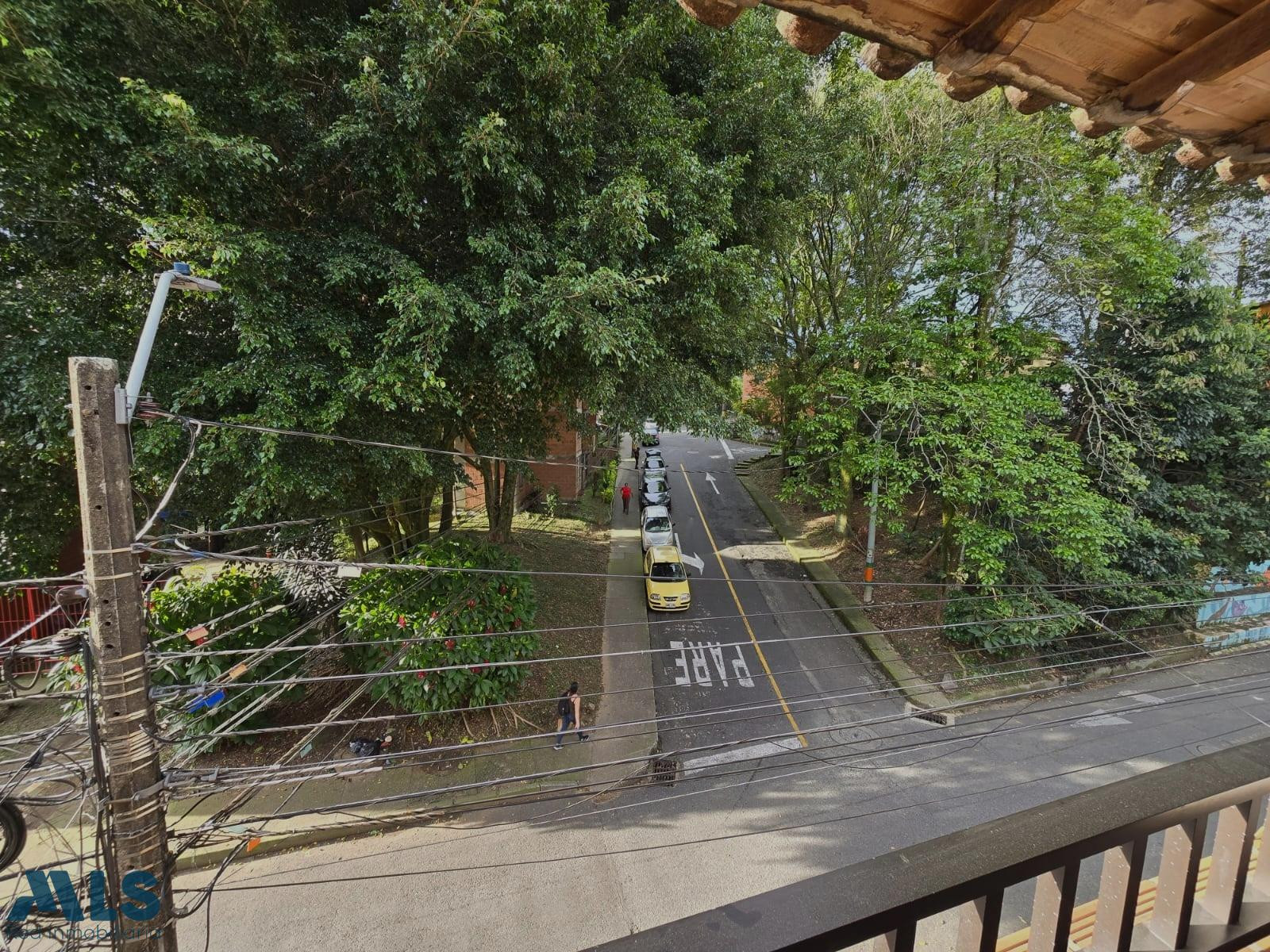 Apartamento en El Trianón, Envigado, ubicado en zona plana. envigado - el trianon