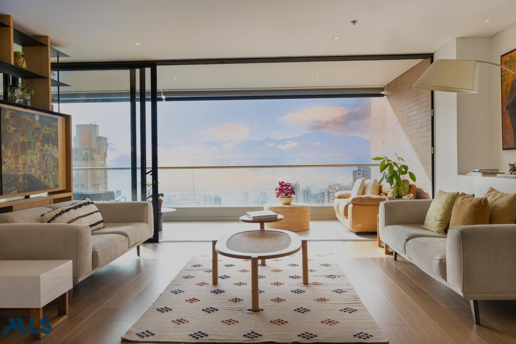 Venta apartamento en exclusiva unidad residencial medellin - loma cola del zorro