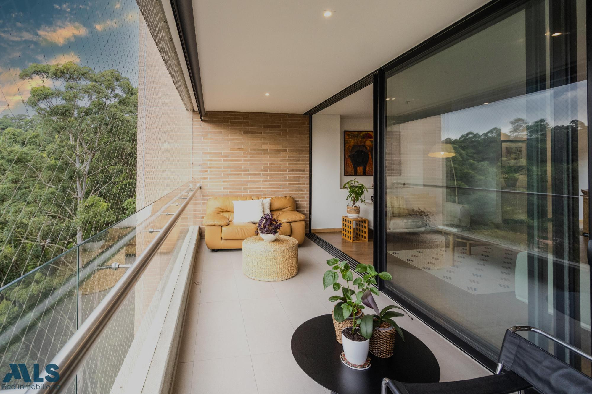 Venta apartamento en exclusiva unidad residencial medellin - loma cola del zorro