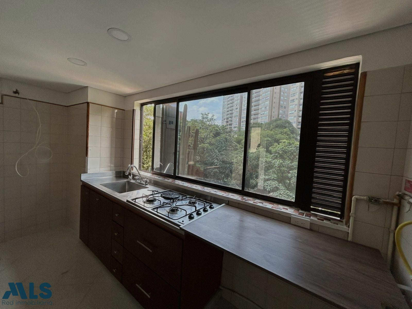 AMPLIO APARTAMENTO EN EL SECTOR DE ENVIGADO envigado - las orquideas