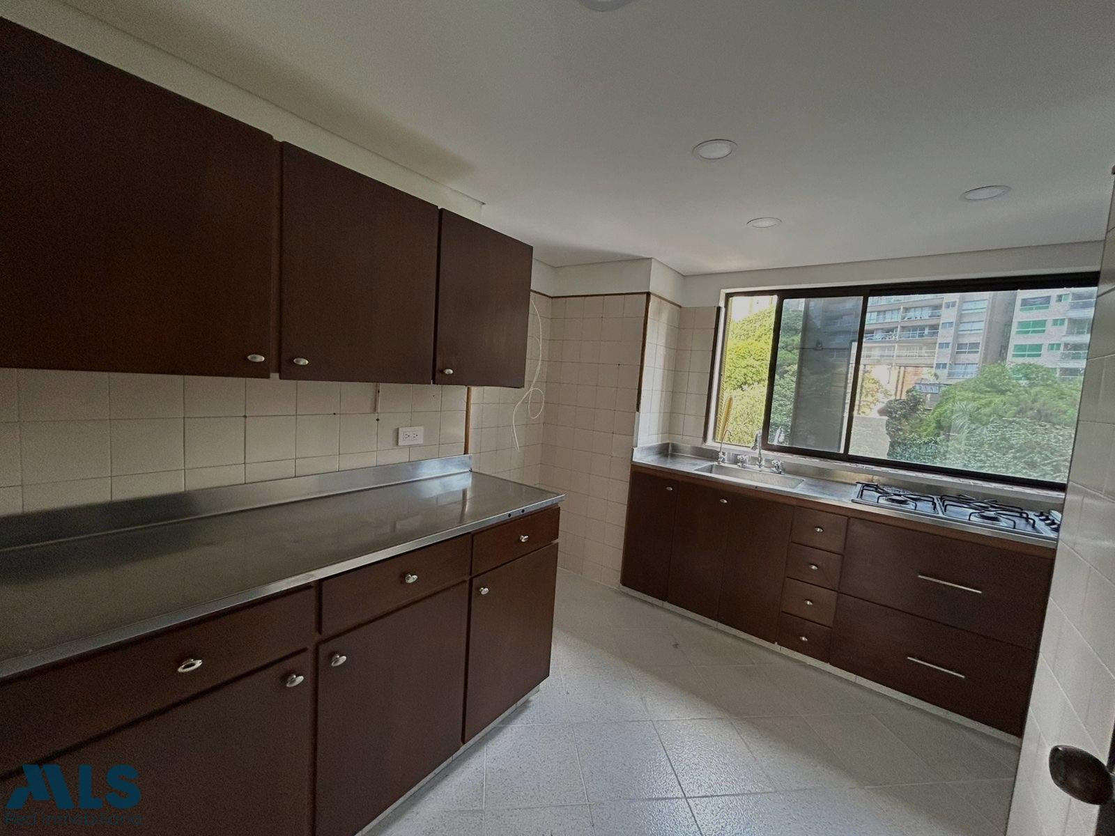 AMPLIO APARTAMENTO EN EL SECTOR DE ENVIGADO envigado - las orquideas