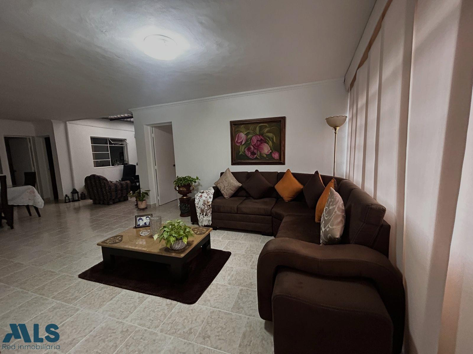 Apartamento con excelentes espacios en edificio medellin - simon bolivar