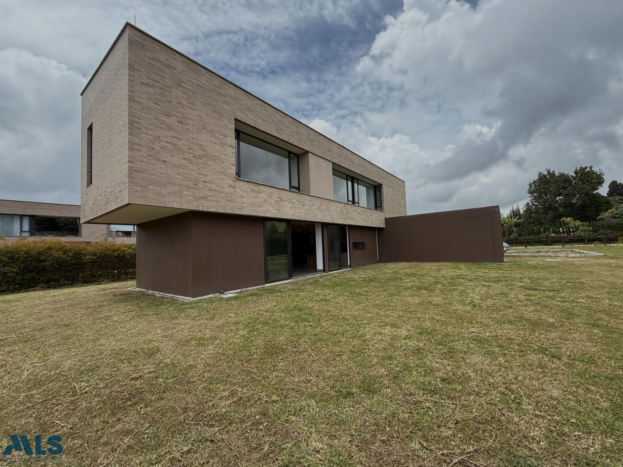 CASA PARA ESTRENAR EN EL ALTO DE LAS PALMAS envigado - alto de las palmas