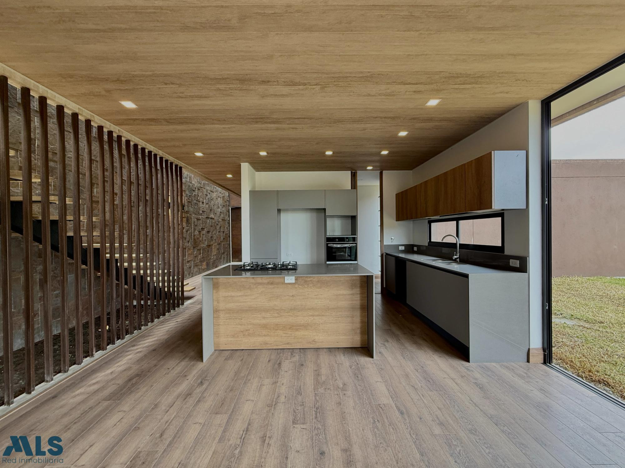 CASA PARA ESTRENAR EN EL ALTO DE LAS PALMAS envigado - alto de las palmas