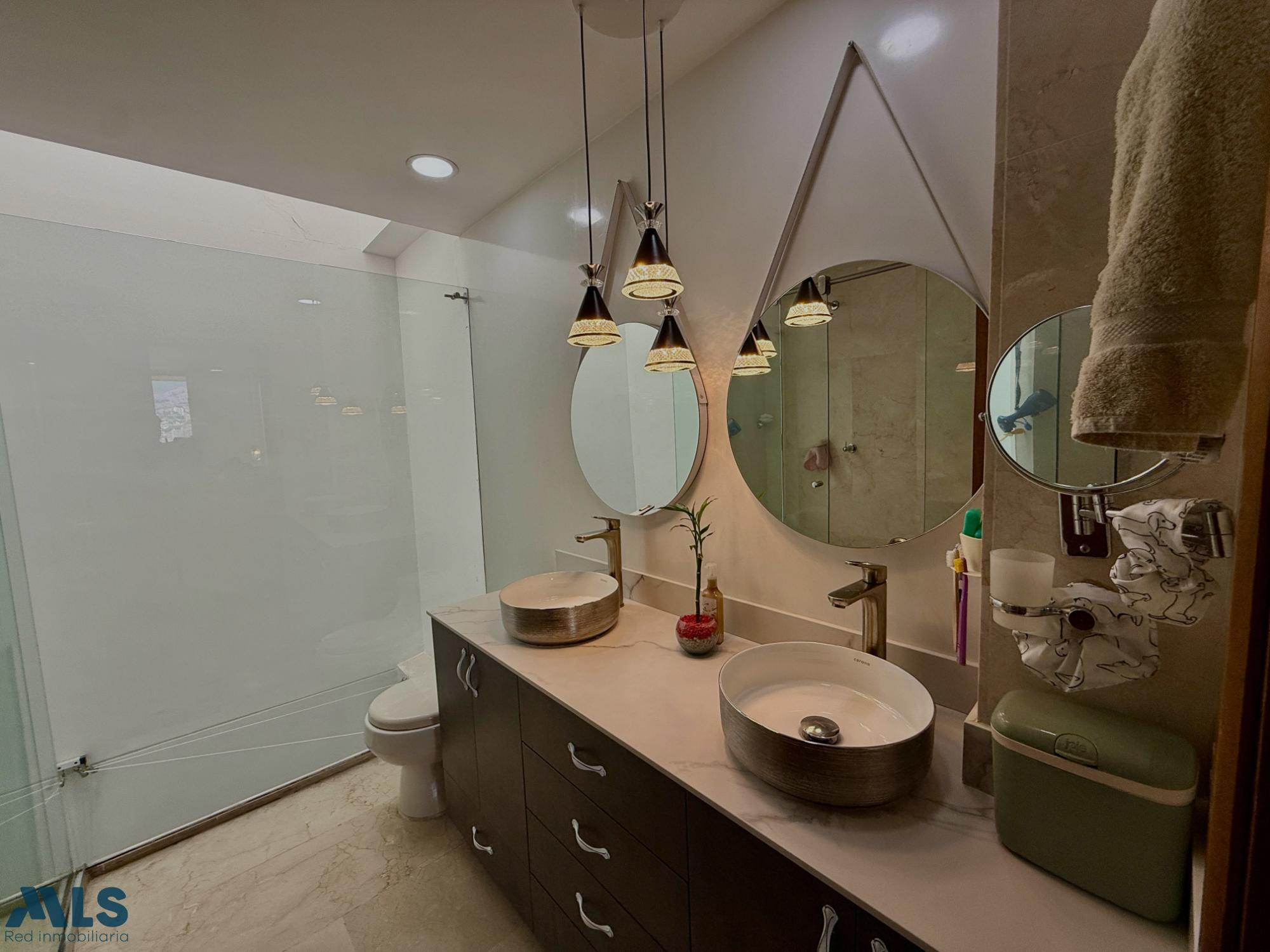 Apartamento triplex con terraza en Laureles medellin - estadio