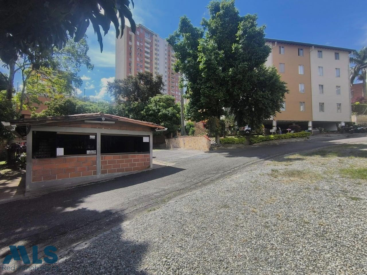 APARTAMENTO EN PILARICA, SECTOR TRANQUILO, CALLE CERRADA. medellin - la pilarica