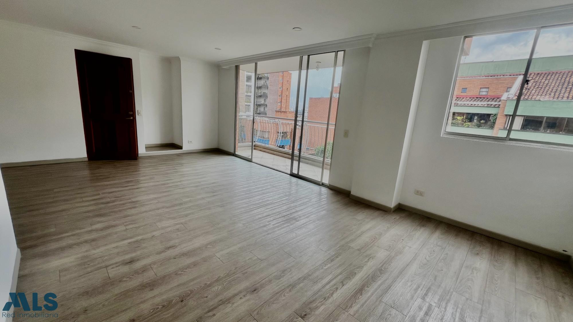 Apartamento en exclusivo sector de laureles medellin - santa teresita