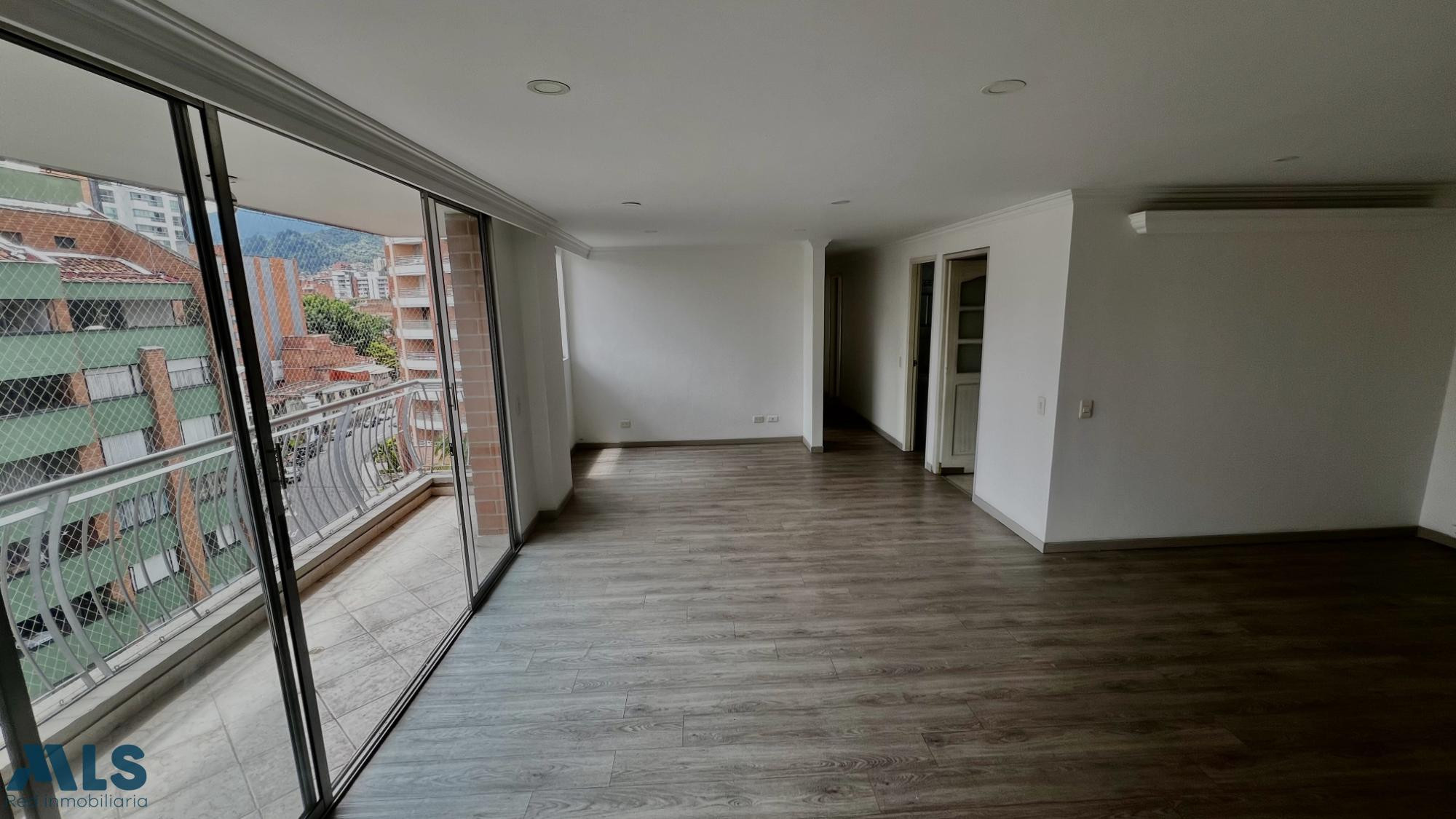 Apartamento en exclusivo sector de laureles medellin - santa teresita