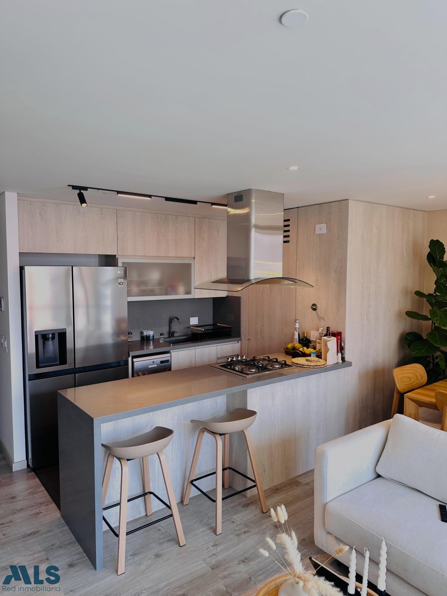 Apartamento moderno con vista a la ciudad y amenidades tipo club en El Poblado medellin - altos del poblado