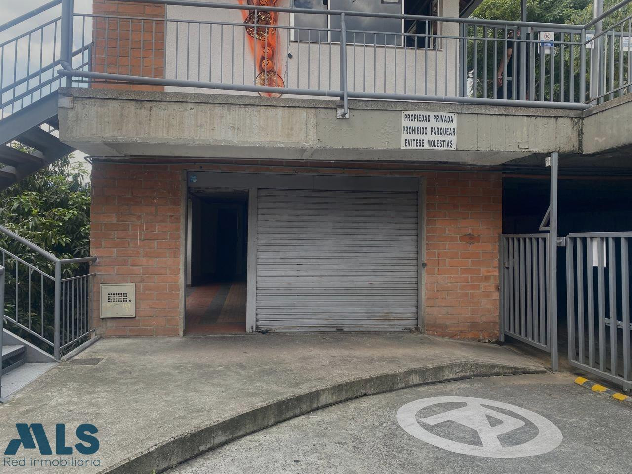 Espacio con todo el potencial para convertirse en el punto de referencia del sector. envigado - alto de las flores