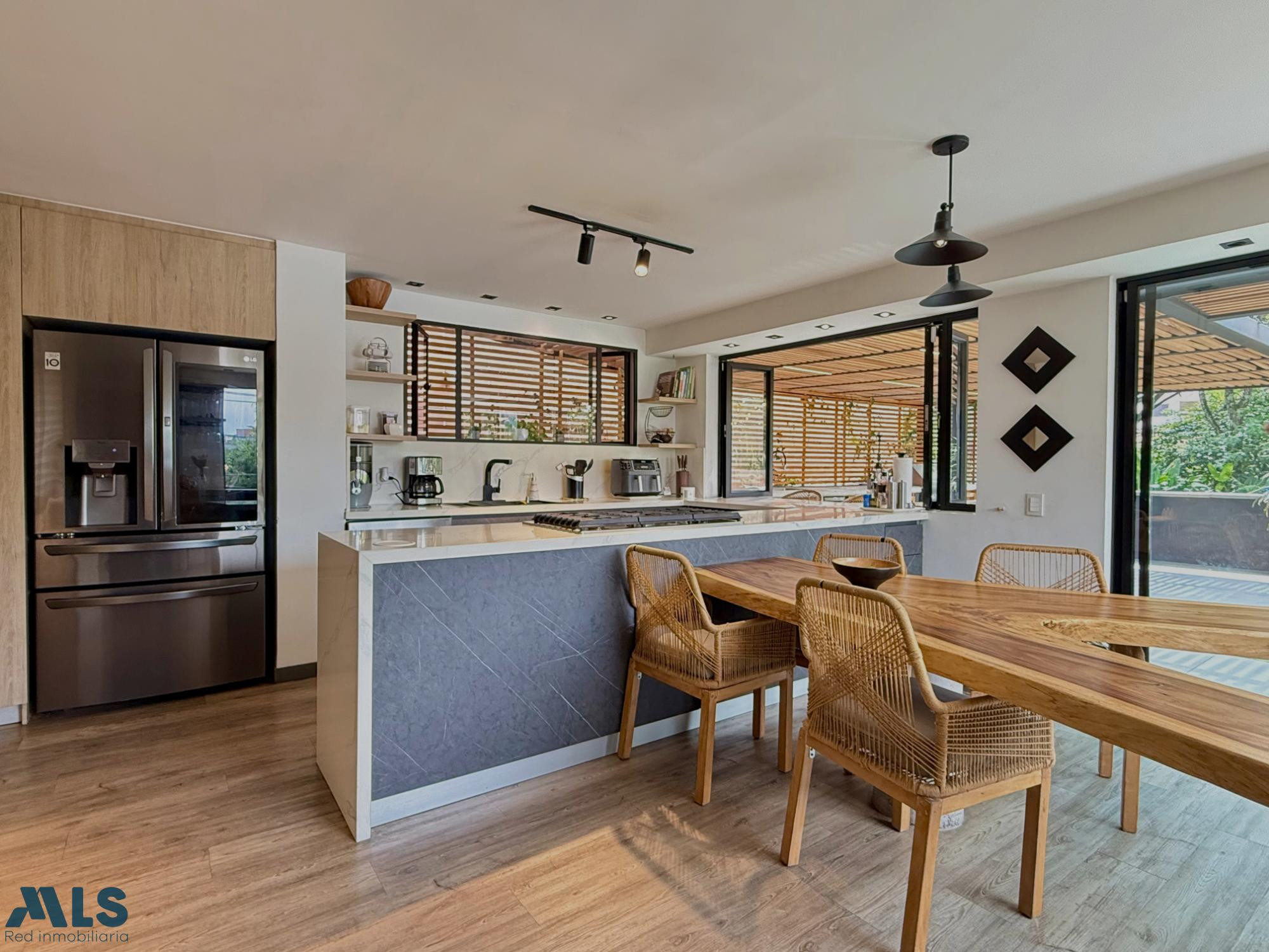 Apartamento con espectacular terraza medellin - la florida