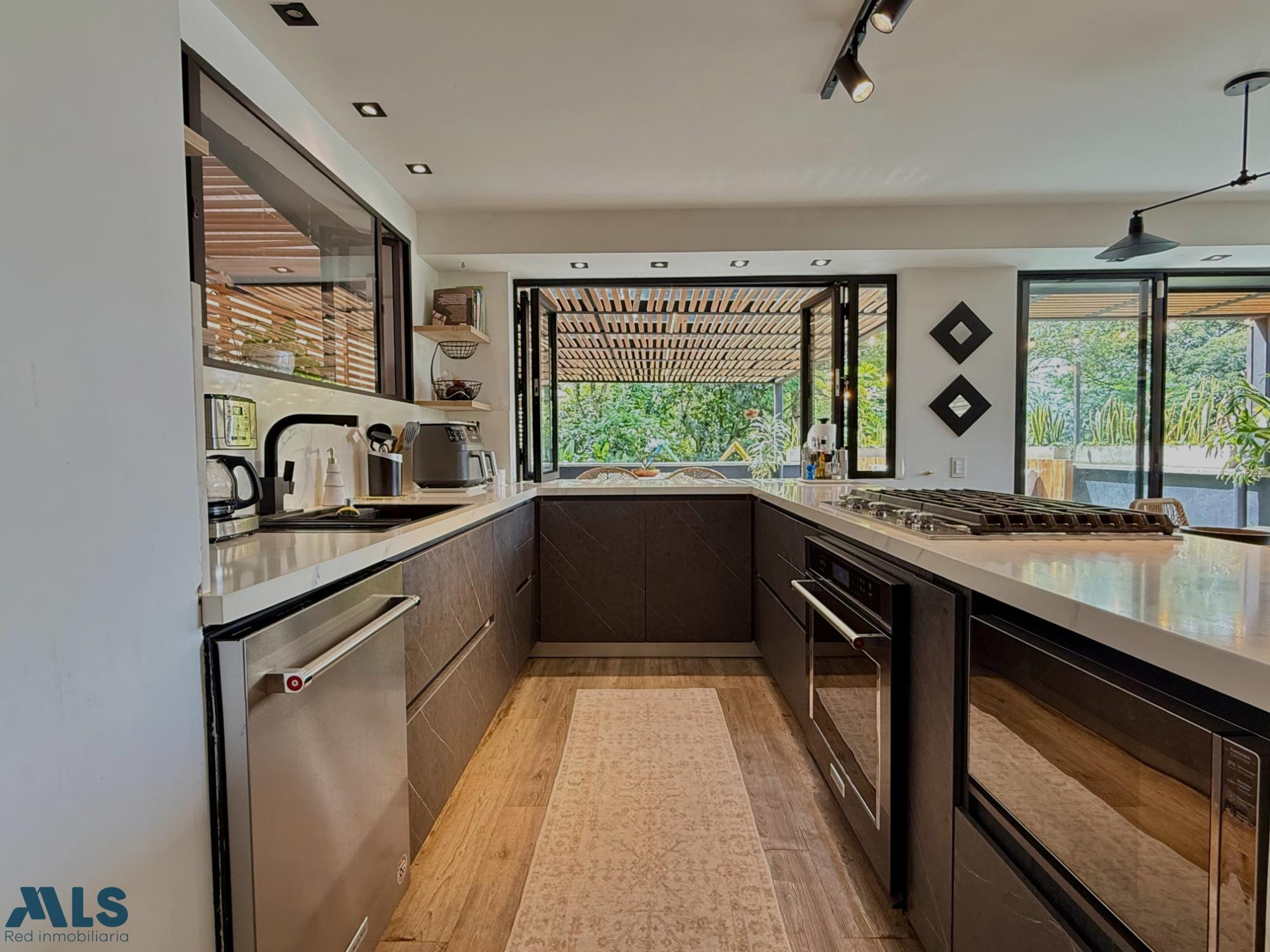 Apartamento con espectacular terraza medellin - la florida