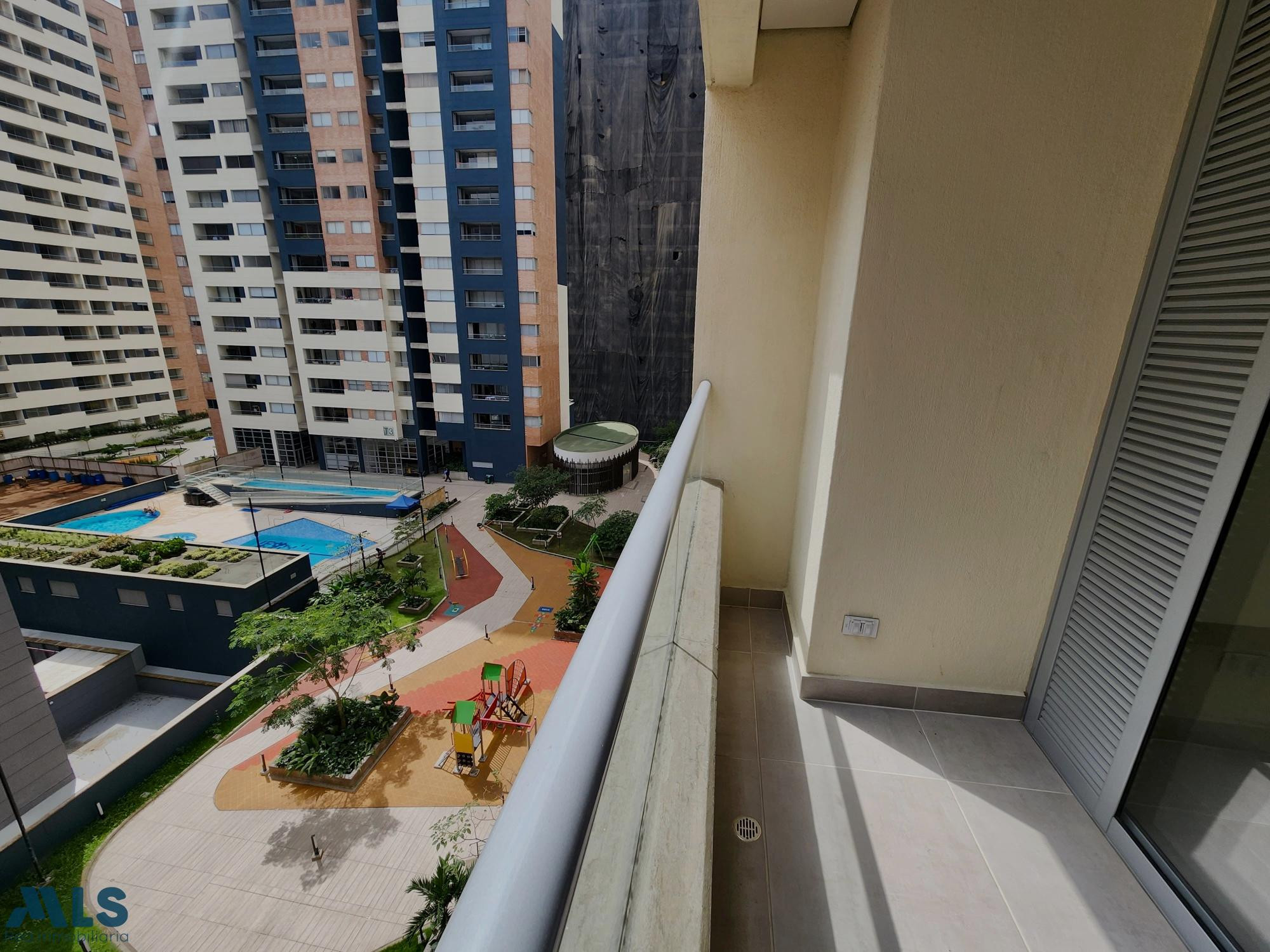 En unidad completa y zona plana con todos los servicios a la mano. medellin - ciudad del rio