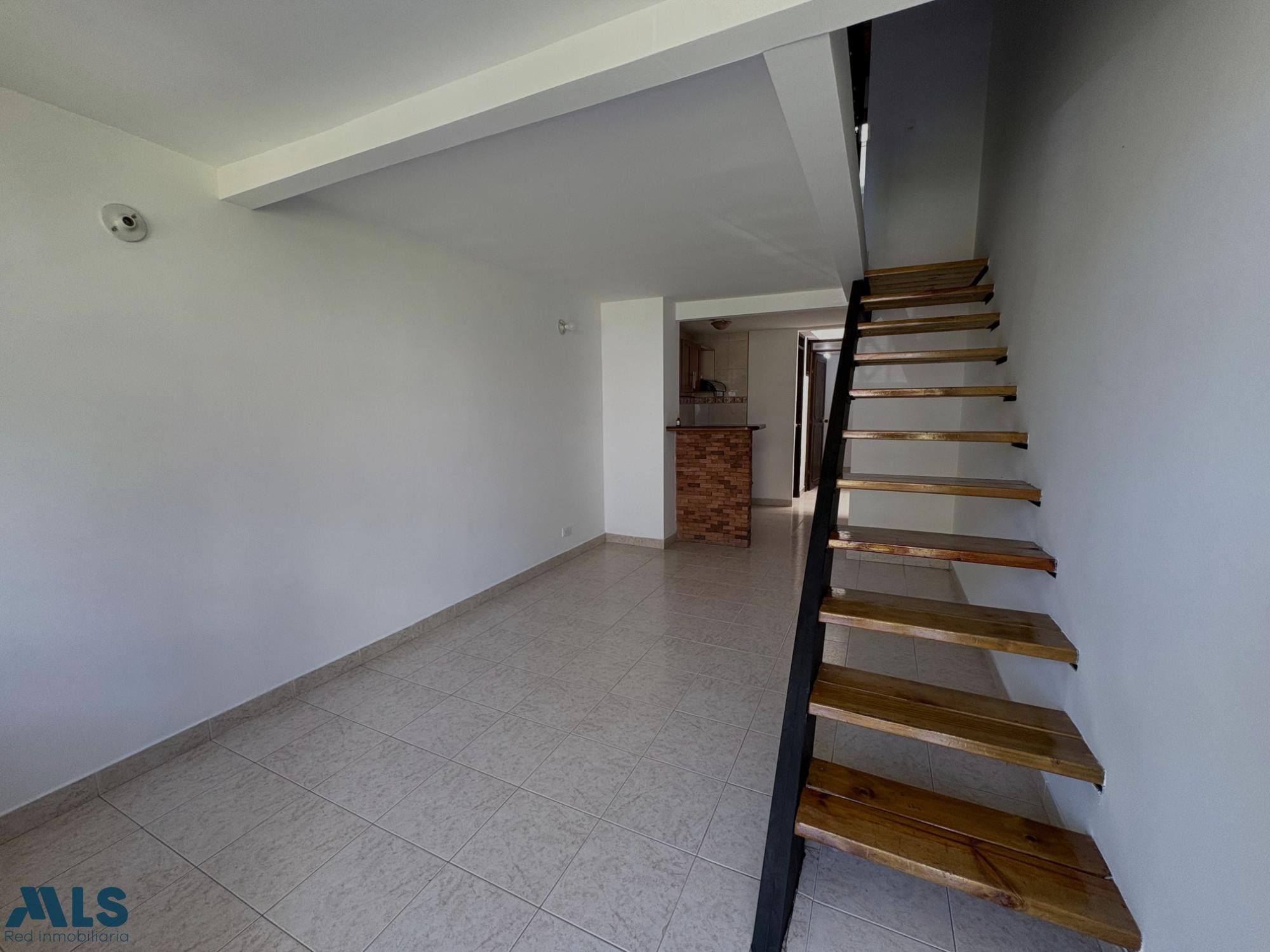 Casa unifamiliar en venta robledo la campiña de 2 niveles medellin - robledo