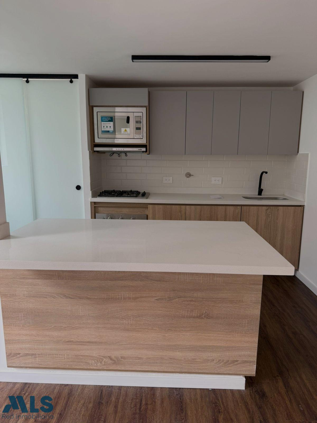 Apartamento en zon baja de El Poblado medellin - la tomatera