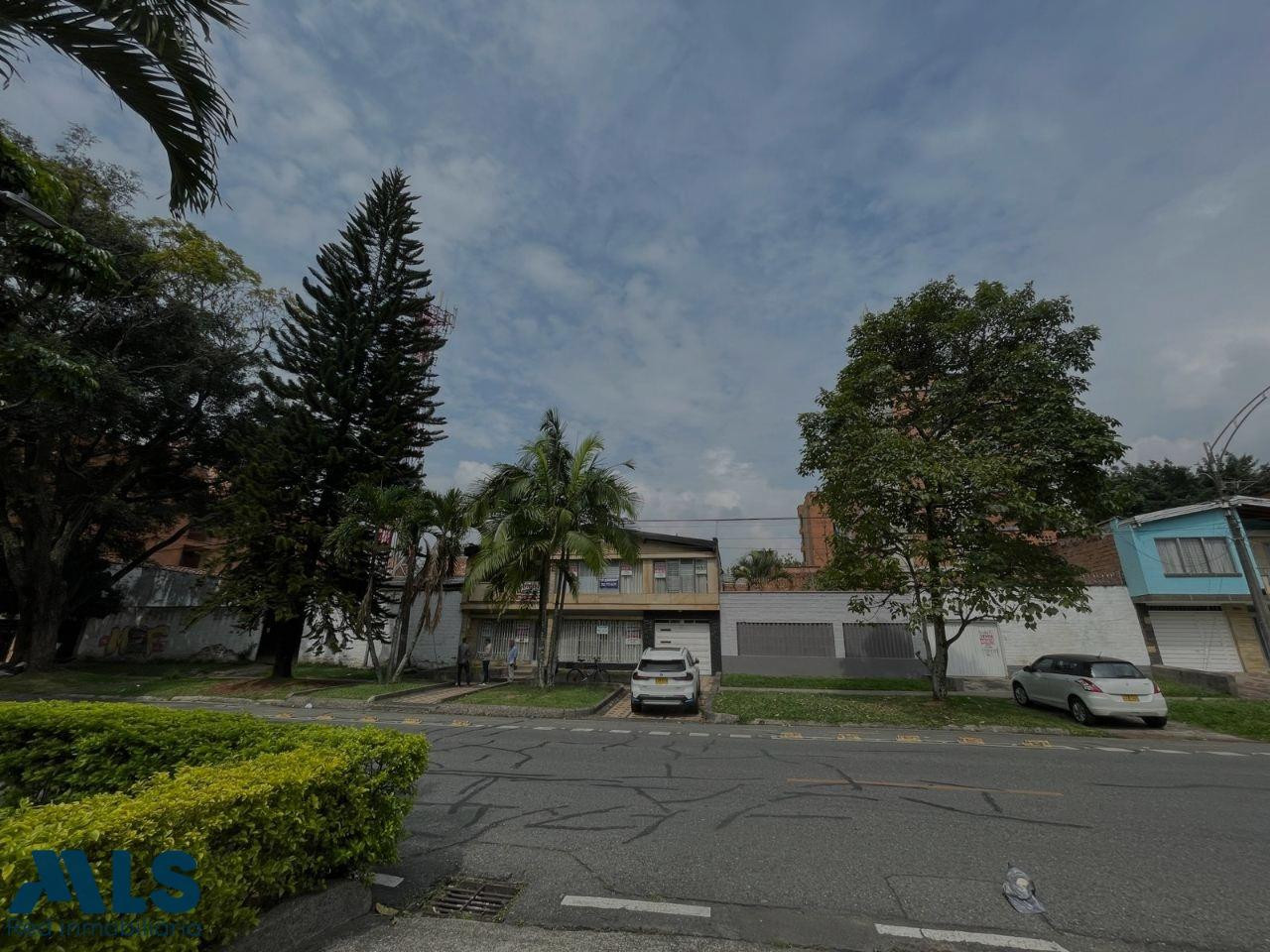 Casa lote en ubicación estratégica medellin - estadio