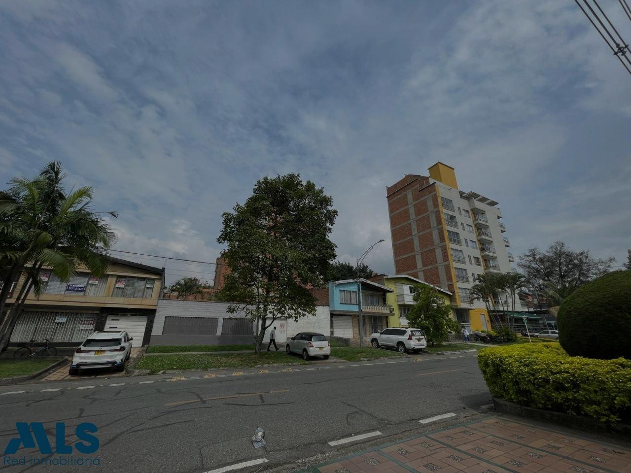 Casa lote en ubicación estratégica medellin - estadio