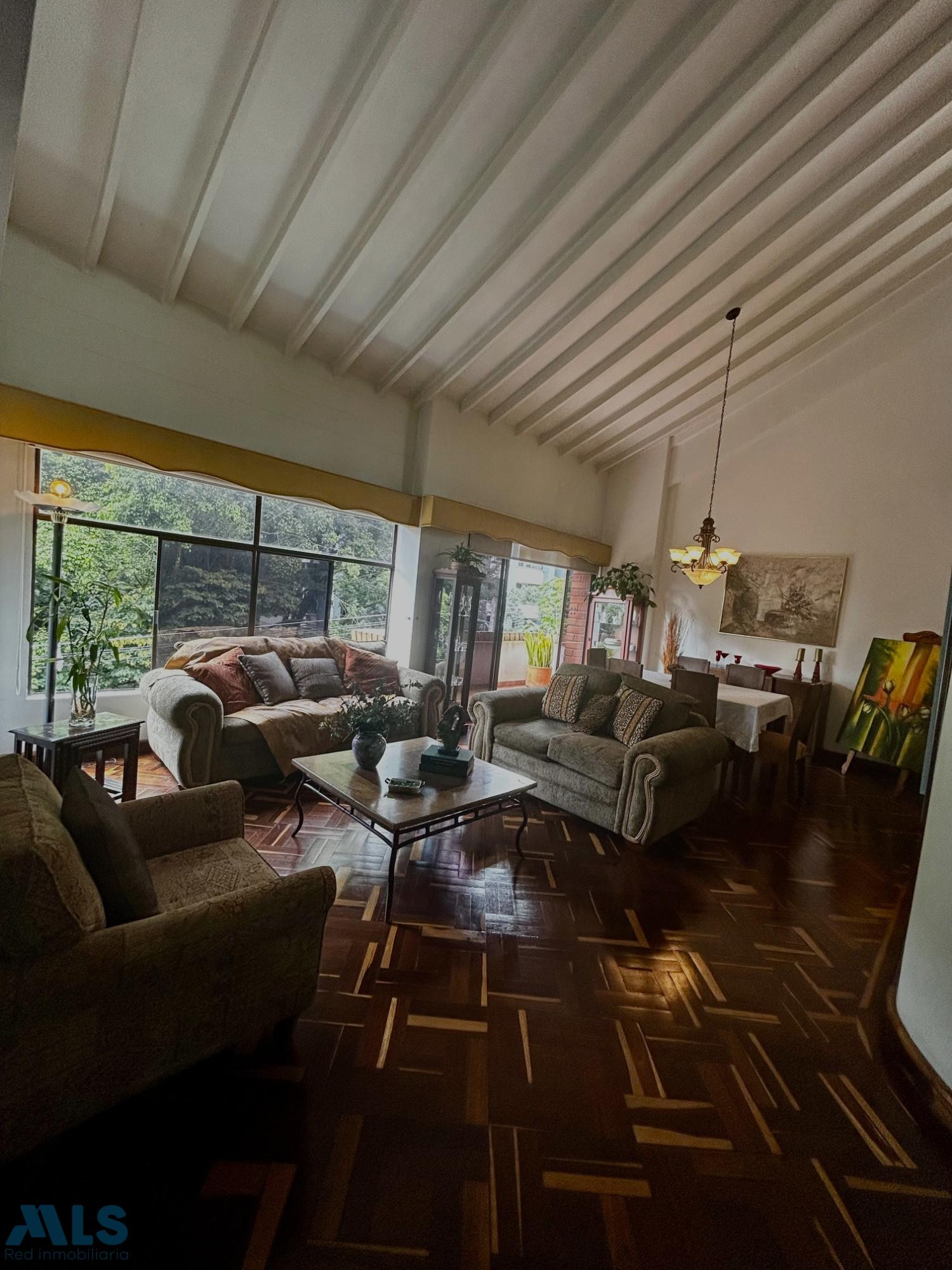 Amplio, 2 pisos con potencial para remodelar medellin - asomadera 2