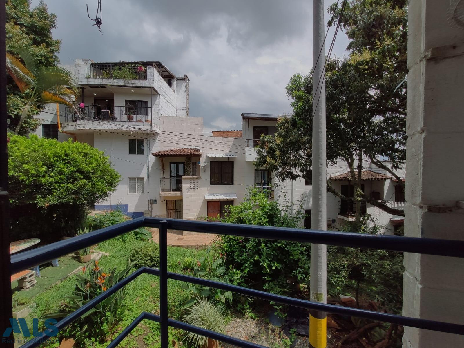 Casa de 4 niveles en venta Robledo La Campiña medellin - robledo