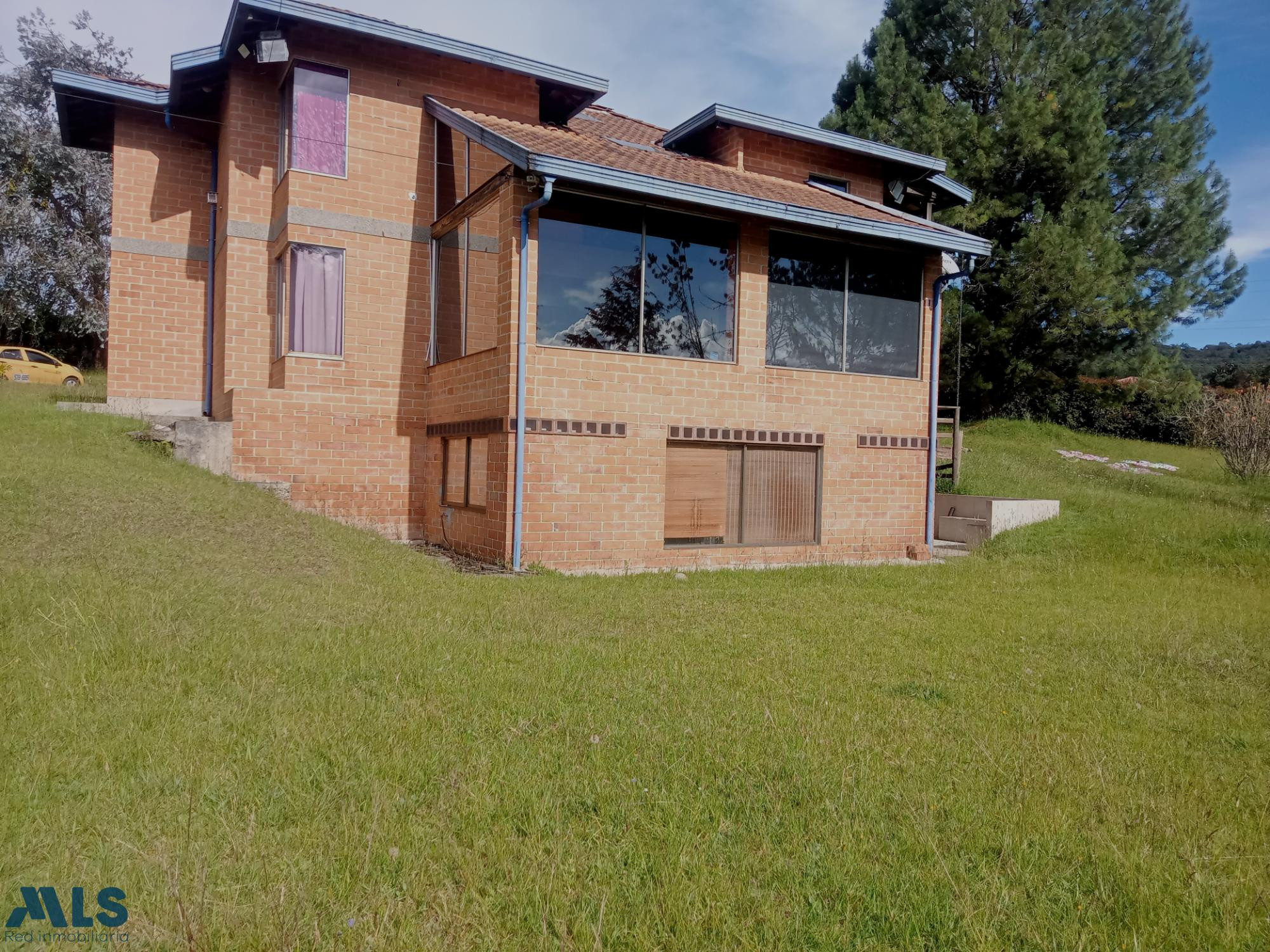 Casa de campo con pista de tenis privada. Lujo y naturaleza en tu nuevo hogar. santa-elena - rural