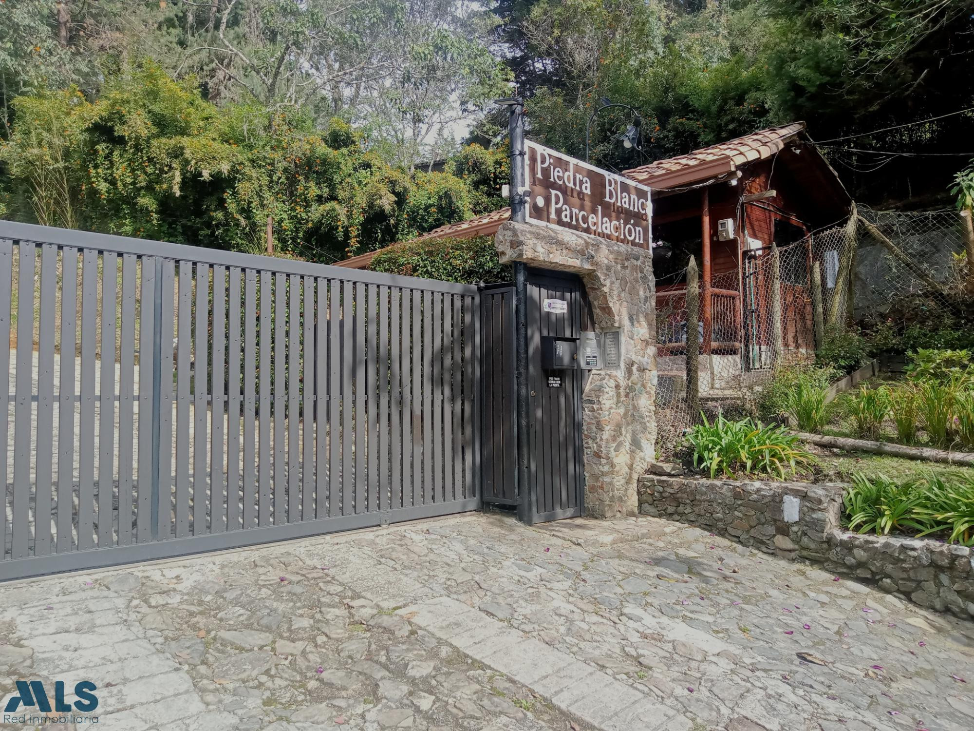 Casa de campo con pista de tenis privada. Lujo y naturaleza en tu nuevo hogar. santa-elena - rural