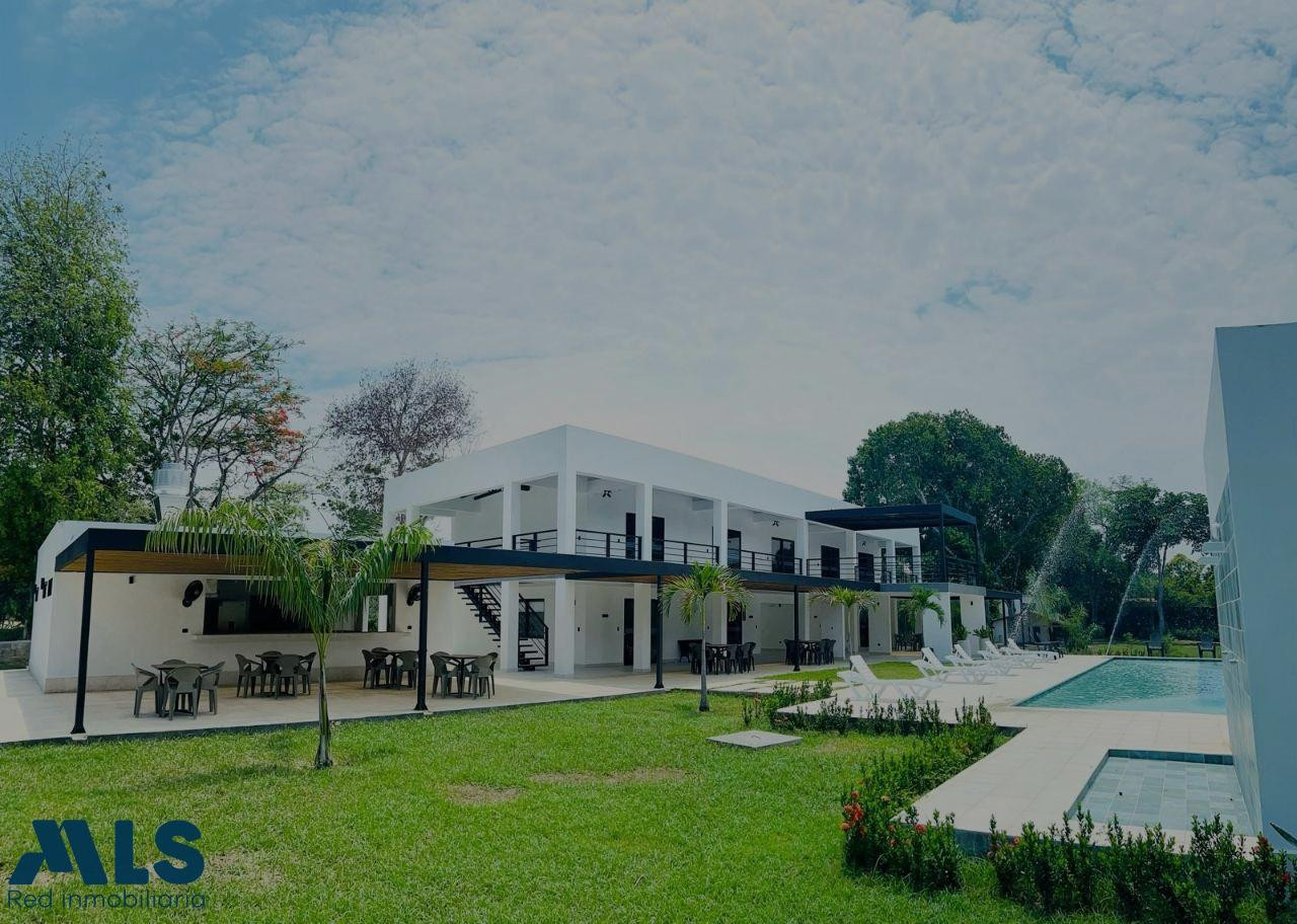 Finca con gran lote y posibilidad de desarrollo comercial santa-fe-de-antioquia - v el espinal