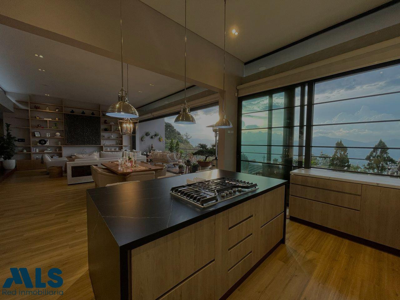 Espectacular casa con vista increíble a la ciudad! medellin - el poblado