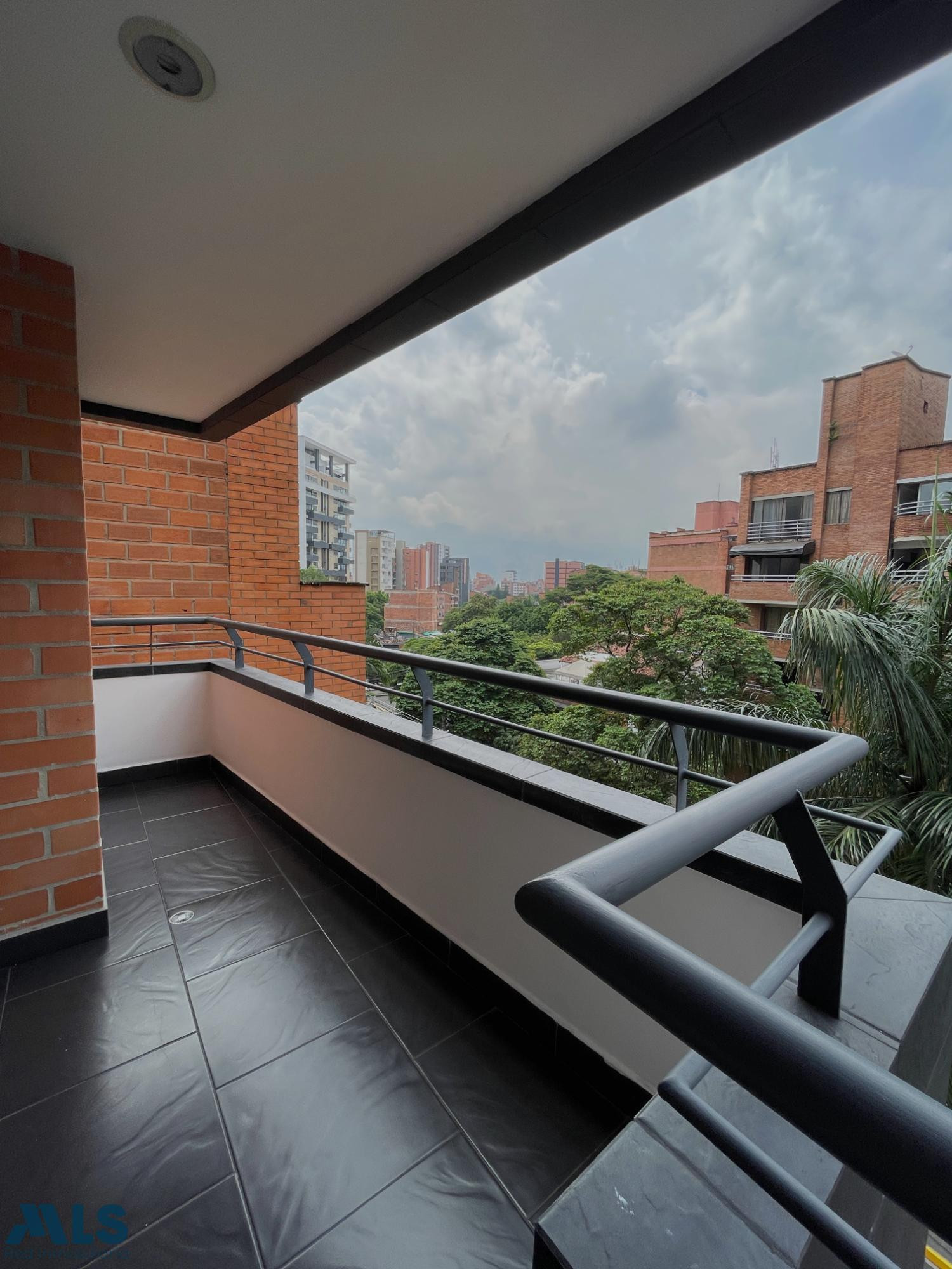 APARTAMENTO EN LAURELES, A DOS CUADRAS DEL SEGUNDO PARQUE medellin - laureles