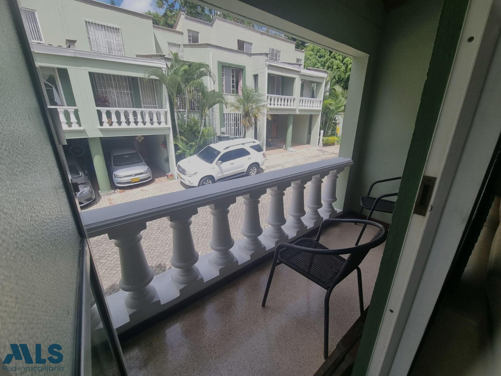 Casa unifamiliar Loa De Los Bernal medellin - loma de los bernal