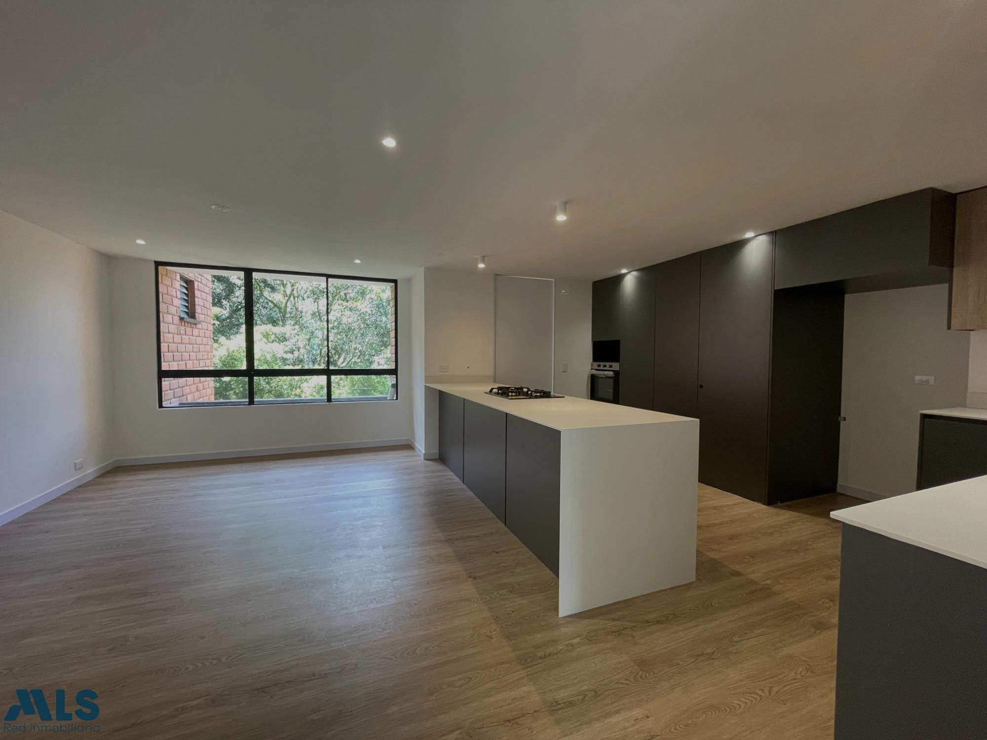 HERMOSO APARTAMENTO, REMODELADO, CERCA A TODO! medellin - alejandria