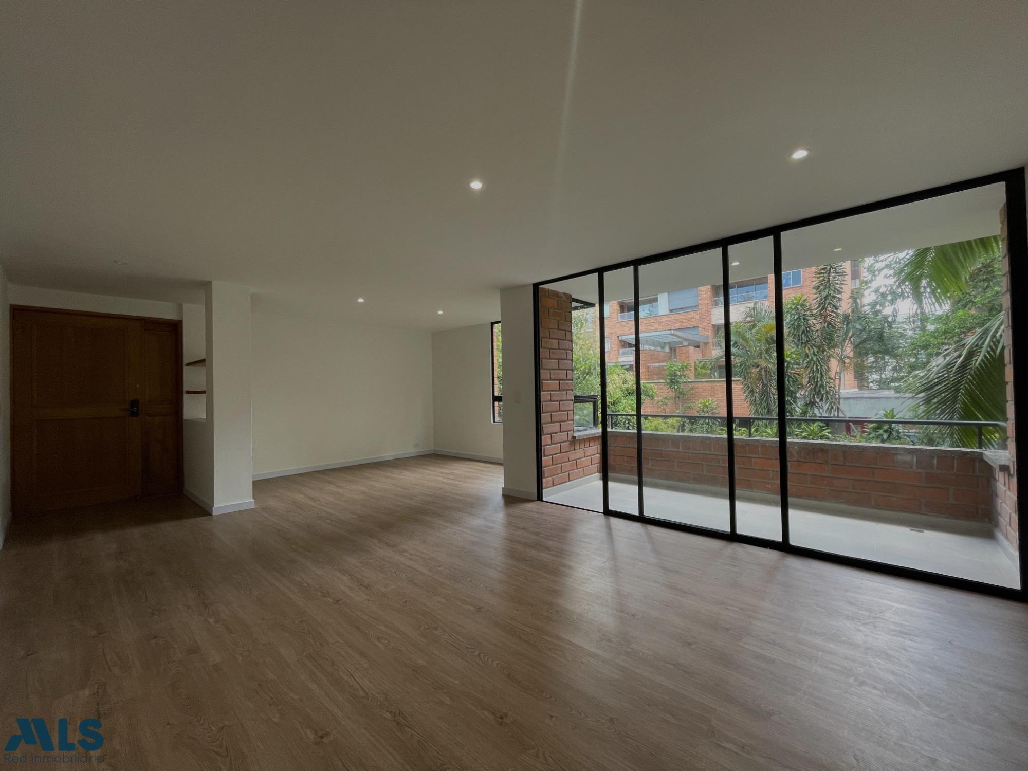 HERMOSO APARTAMENTO, REMODELADO, CERCA A TODO! medellin - alejandria