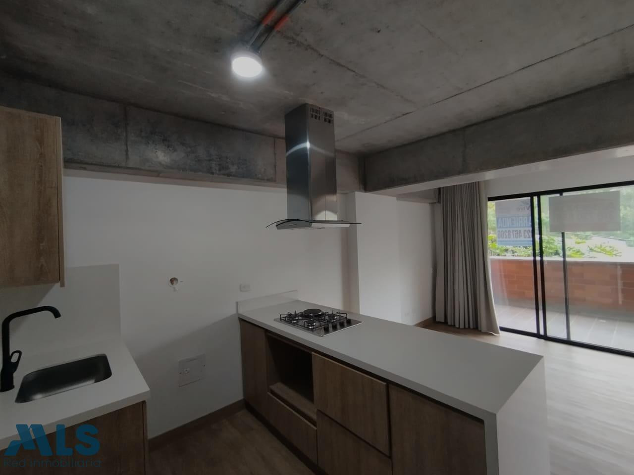 Moderno apartaloft con diseño estilo industrial el-retiro - puro cuero