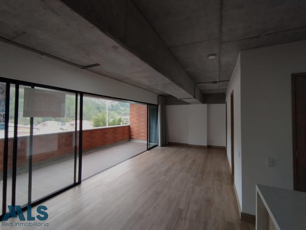 Moderno apartaloft con diseño estilo industrial el-retiro - puro cuero