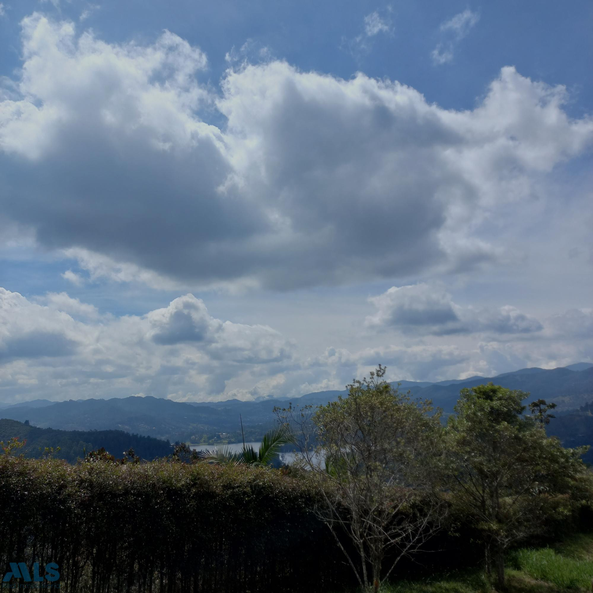 Lote en el Saladito de 10 mil metros cuadrados el-retiro - v el salado