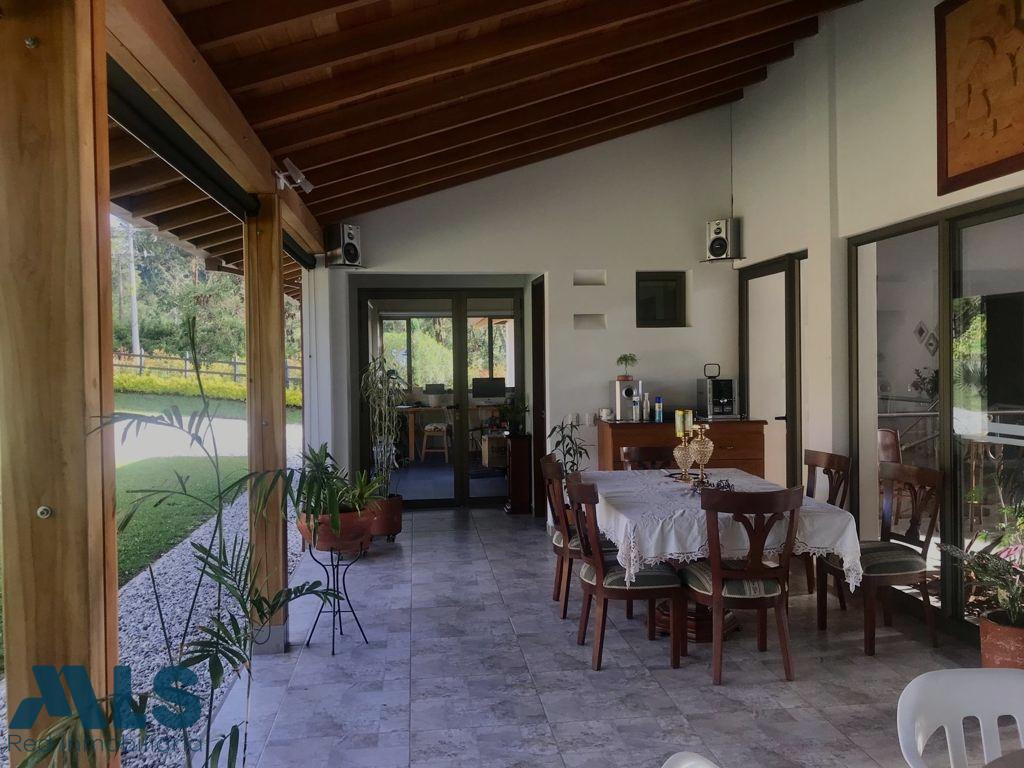 casa nien ubicada y amplios espacion rionegro - v el tablazo