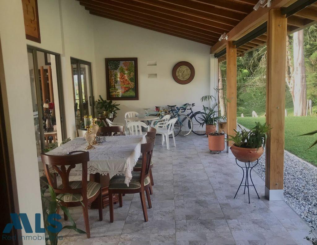 casa nien ubicada y amplios espacion rionegro - v el tablazo