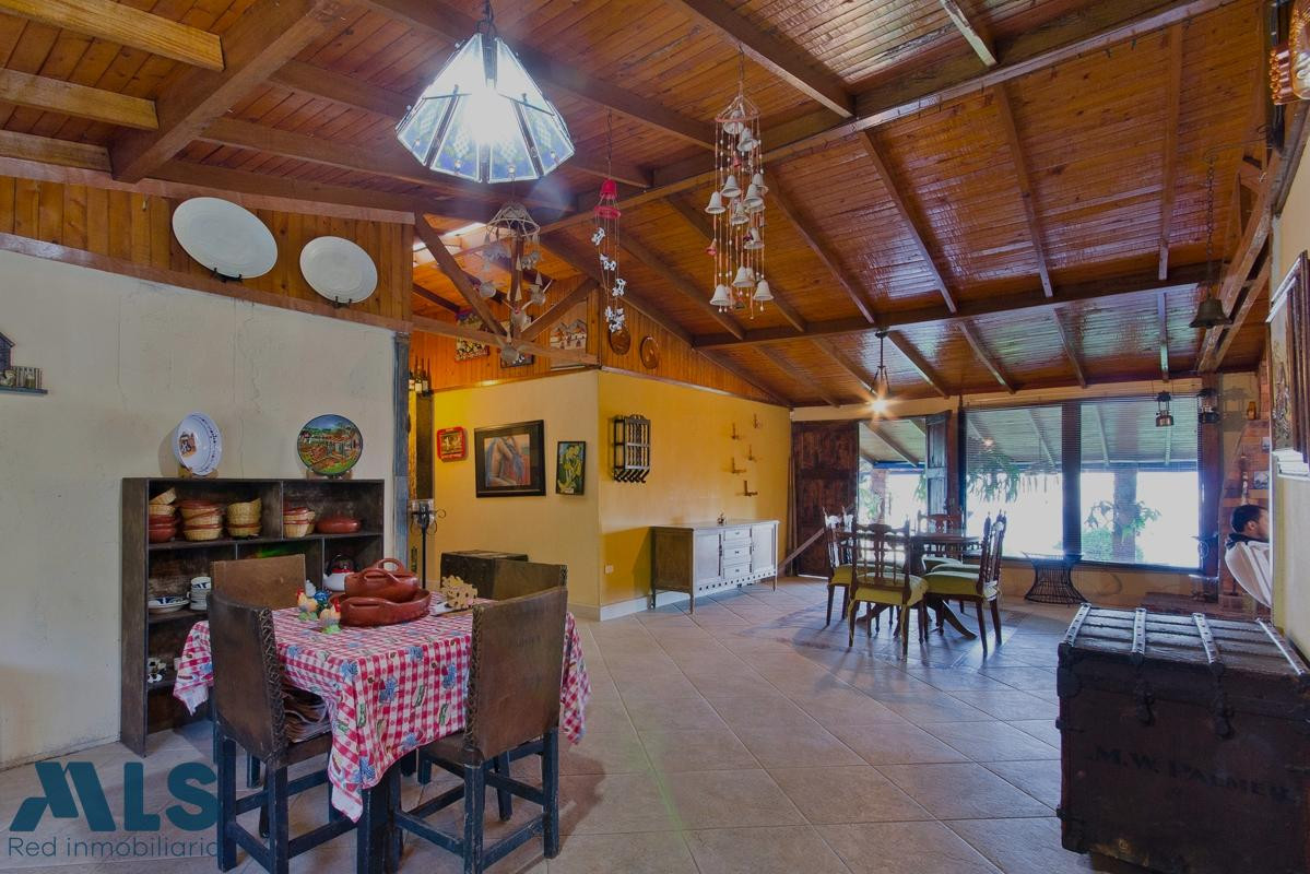 Hermoso lugar y finca autosuficiente para experimentar la vida en las montanas. girardota - v la holanda