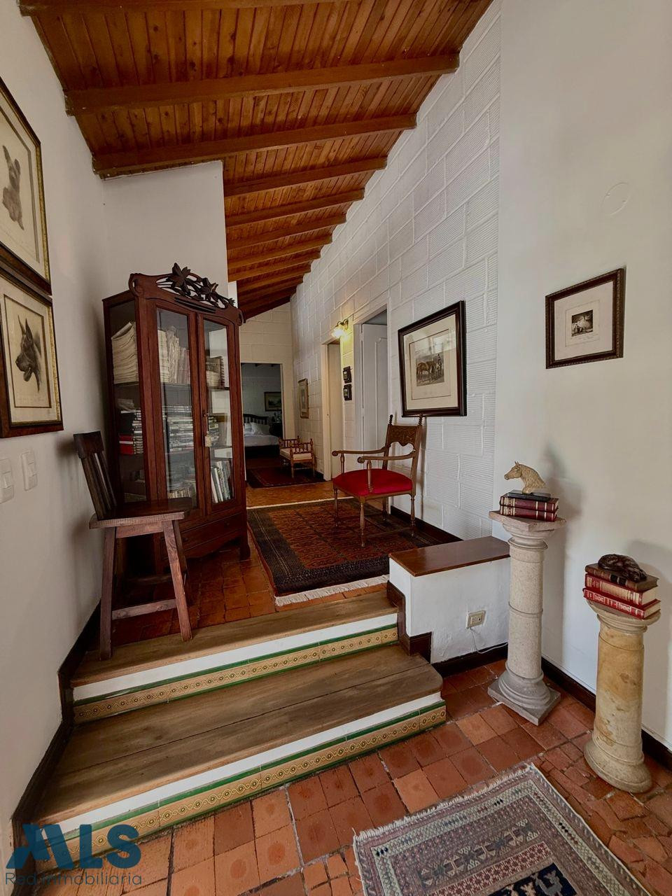 CASA CAMPESTRE EN VENTA LOMA DE LAS BRUJAS envigado - loma de las brujas