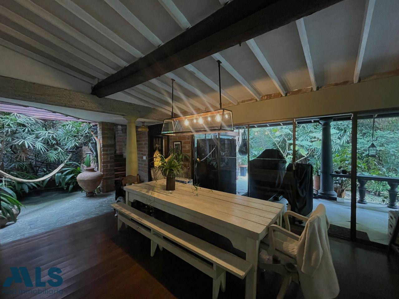 CASA CAMPESTRE EN EL SECTOR VIZCAYA RODEADA DE NATURALEZA medellin - el poblado