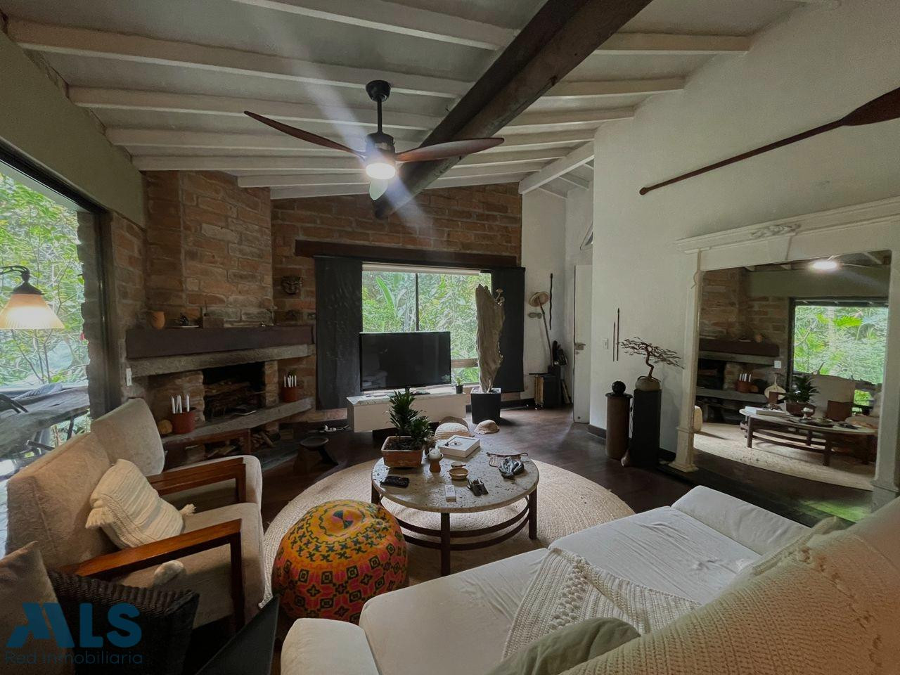 CASA CAMPESTRE EN EL SECTOR VIZCAYA RODEADA DE NATURALEZA medellin - el poblado