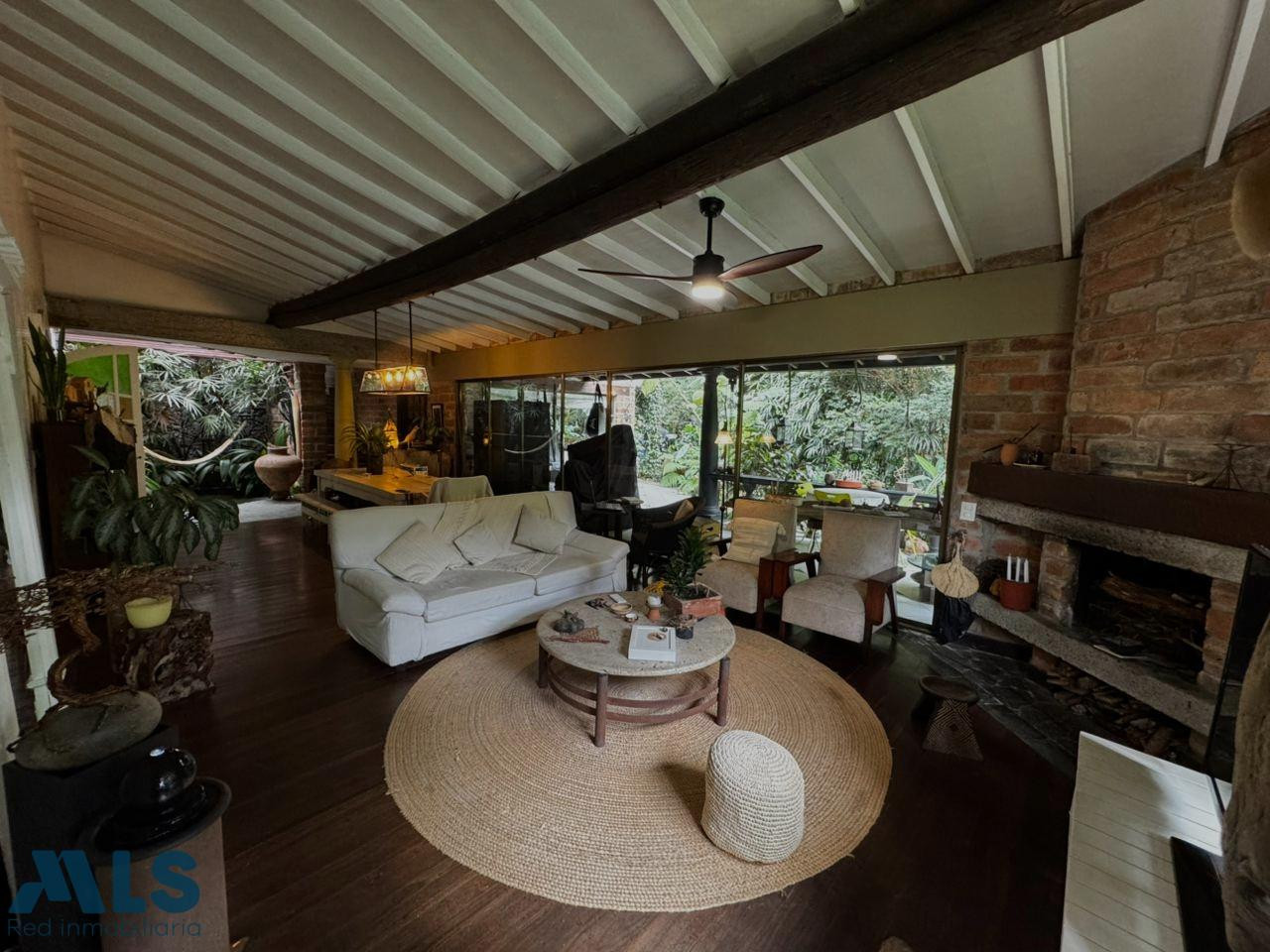 CASA CAMPESTRE EN EL SECTOR VIZCAYA RODEADA DE NATURALEZA medellin - el poblado