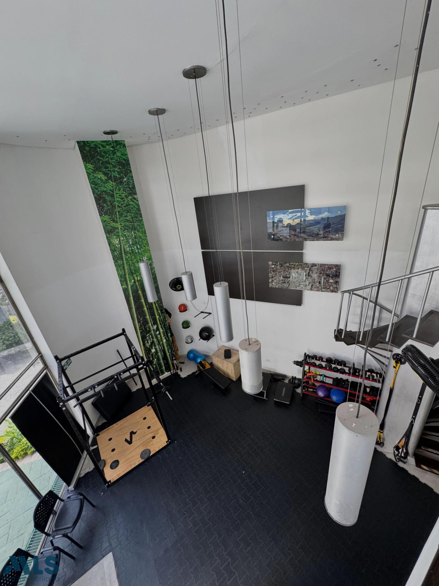 Local en excelente ubicación en Manila, el Poblado medellin - villa carlota