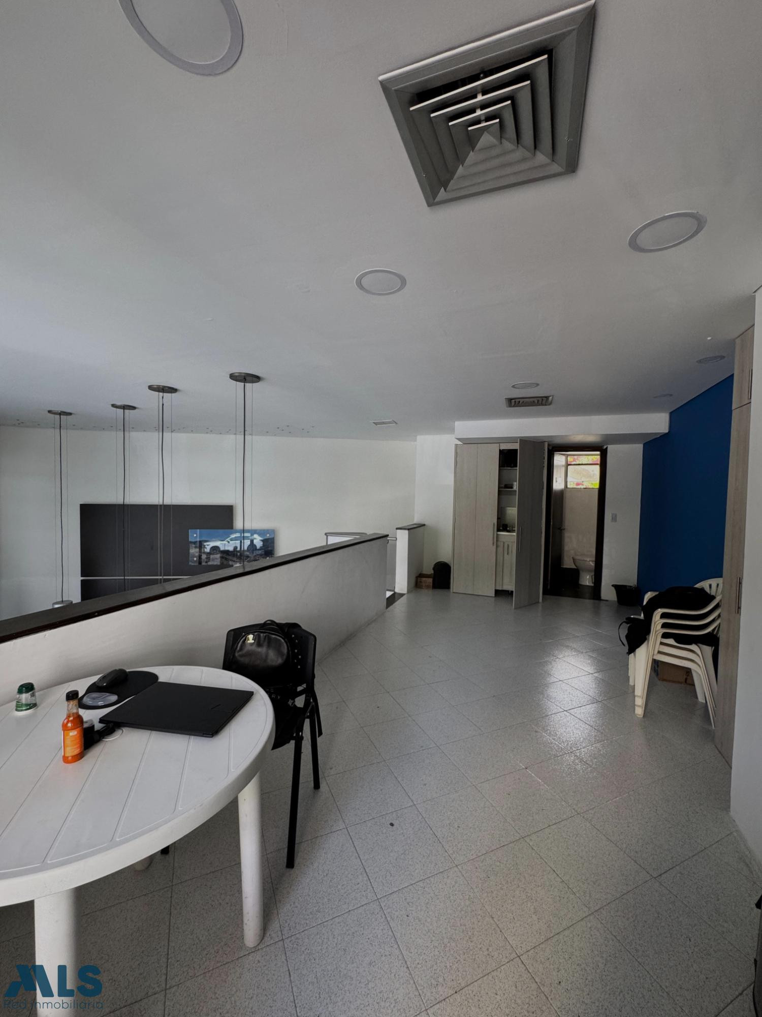 Local en excelente ubicación en Manila, el Poblado medellin - villa carlota