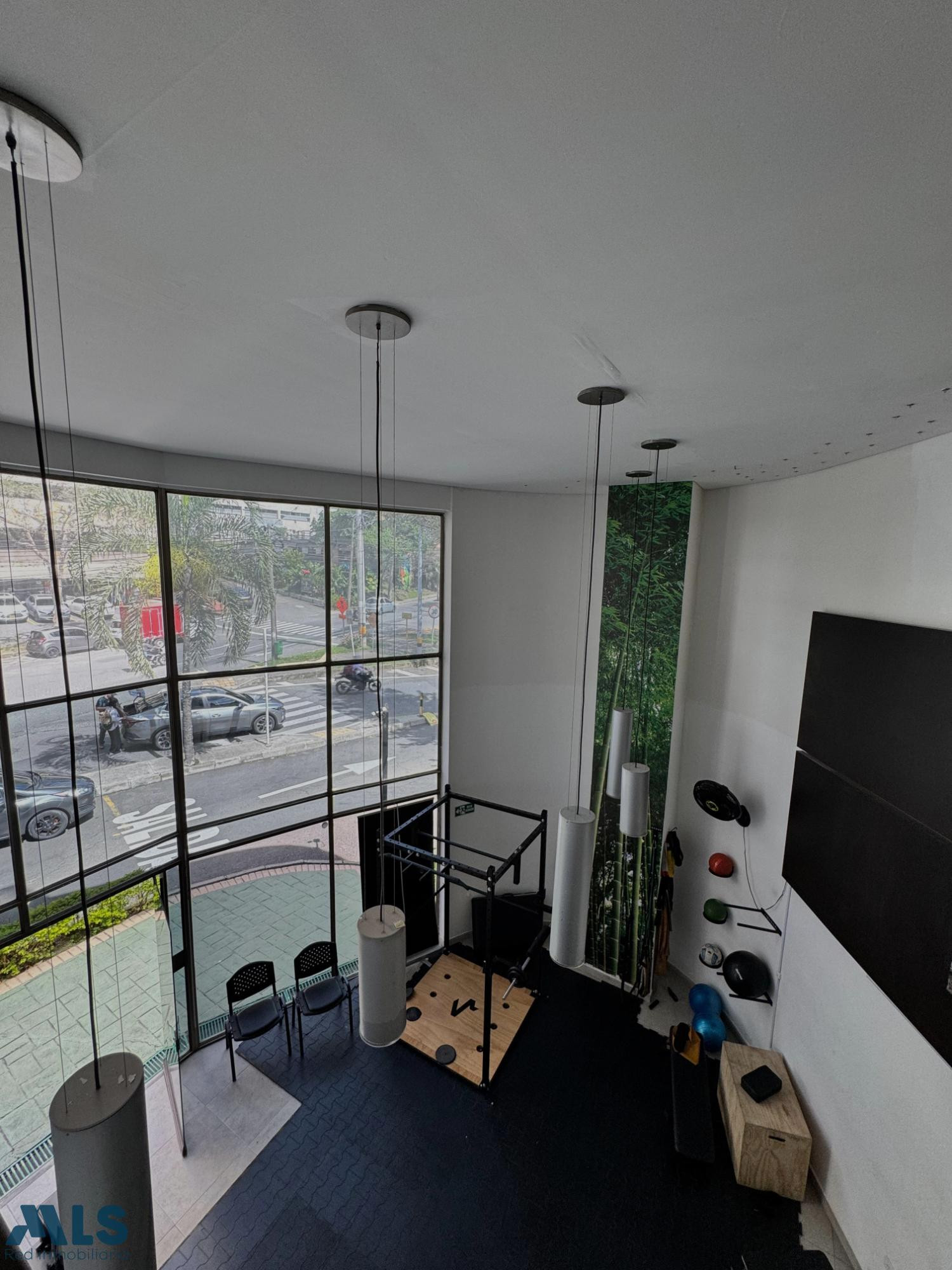 Local en excelente ubicación en Manila, el Poblado medellin - villa carlota